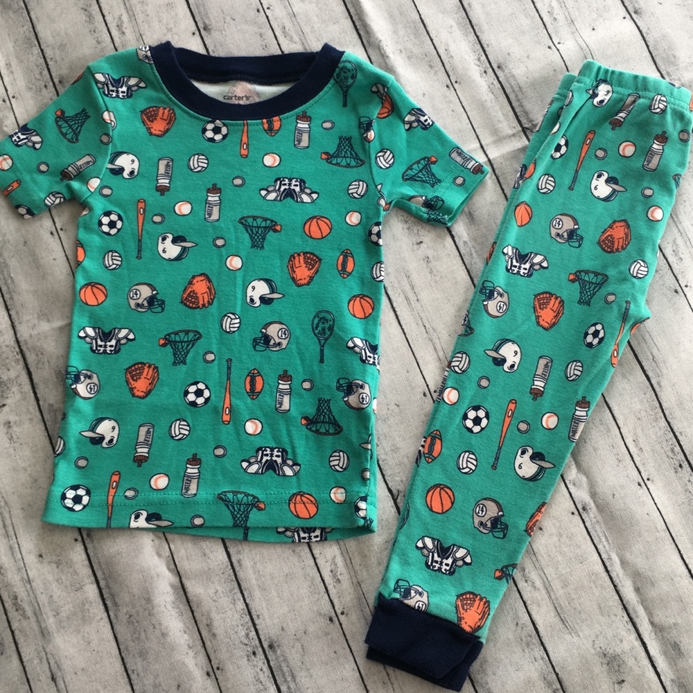 Carter’s 18 month pajamas